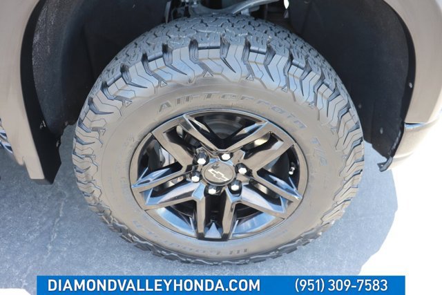 Used 2020 Chevrolet Silverado 1500 LT Trail Boss AWD/4WD image 30