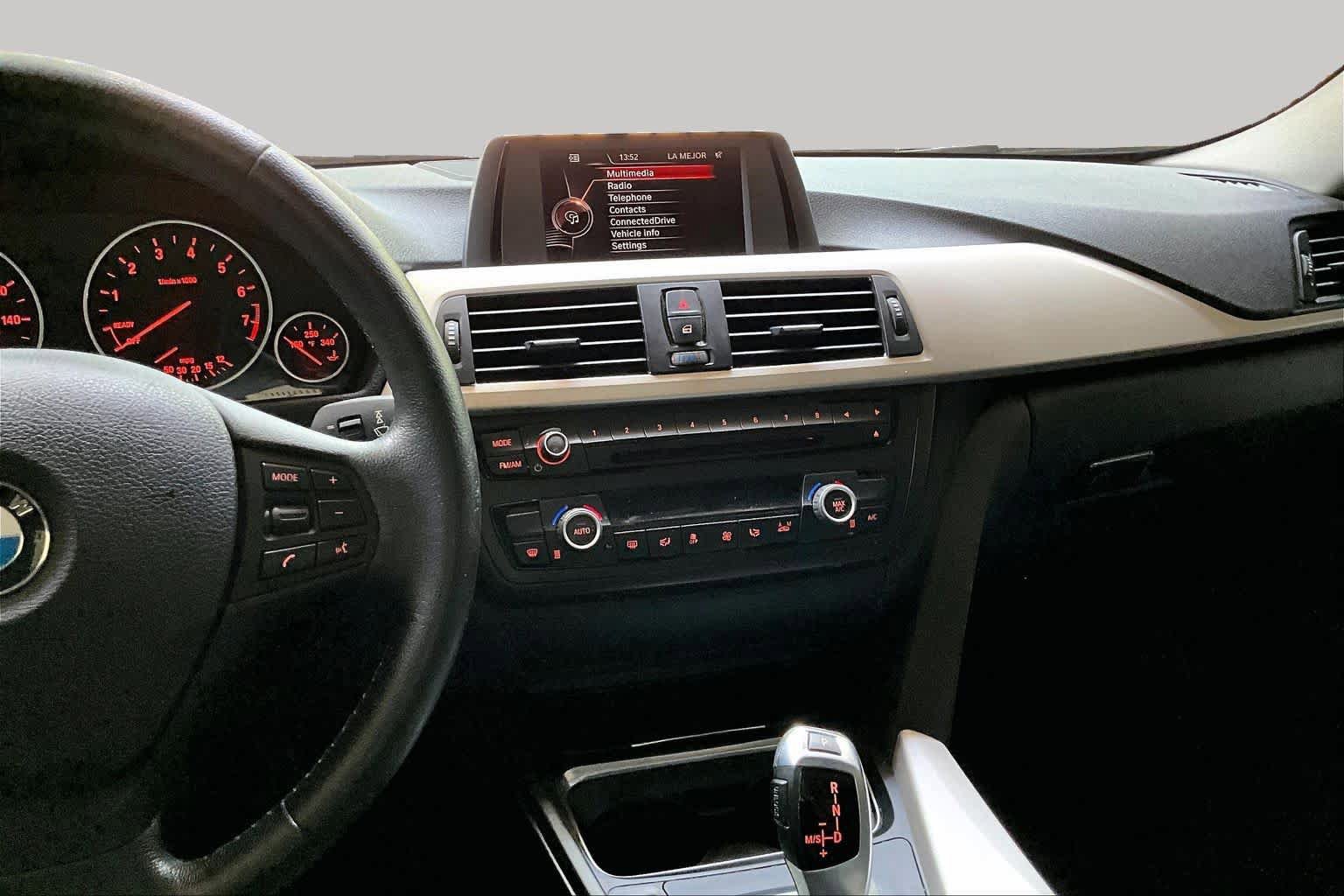 Used 2015 BMW 320i Sedan RWD image 6