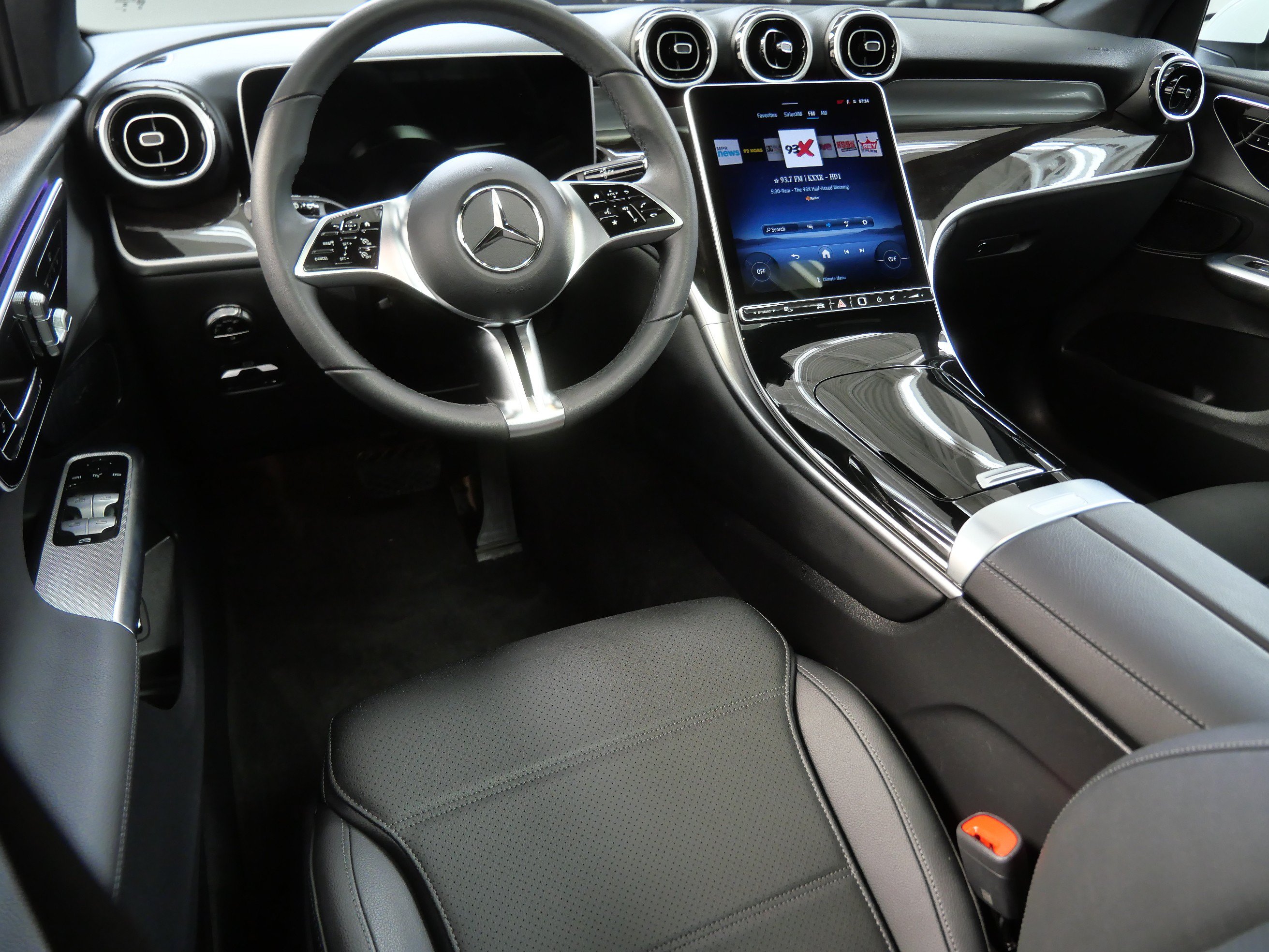 Certified 2026 Mercedes-Benz GLC 300 4MATIC image 2