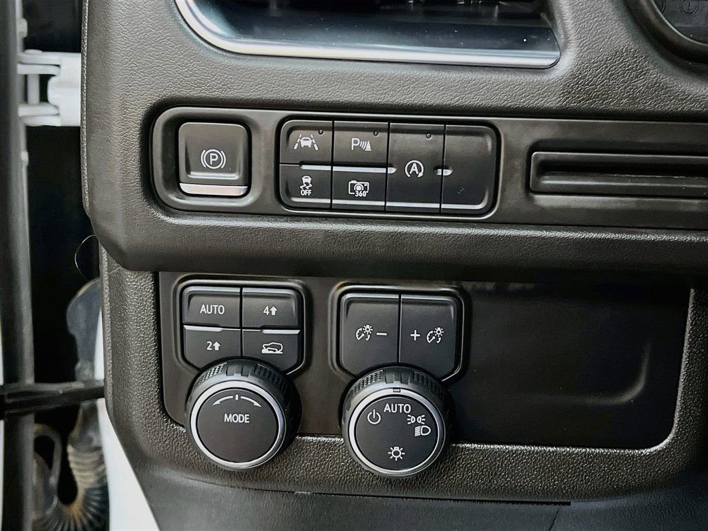 Used 2023 Chevrolet Tahoe RST w/ Luxury Package AWD/4WD image 10