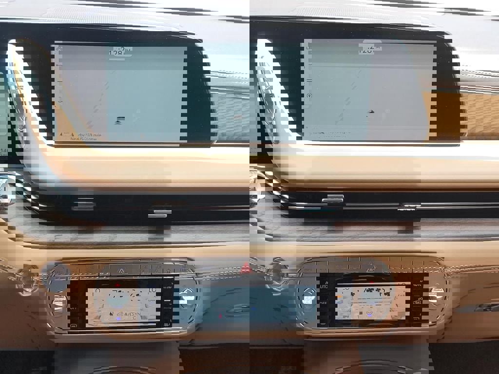 Used 2024 Genesis G90 3.5T image 18