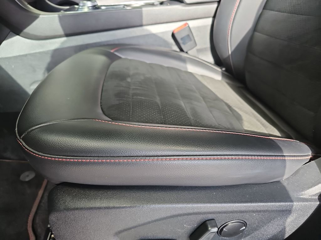 Used 2021 Ford Edge ST-Line FWD image 29