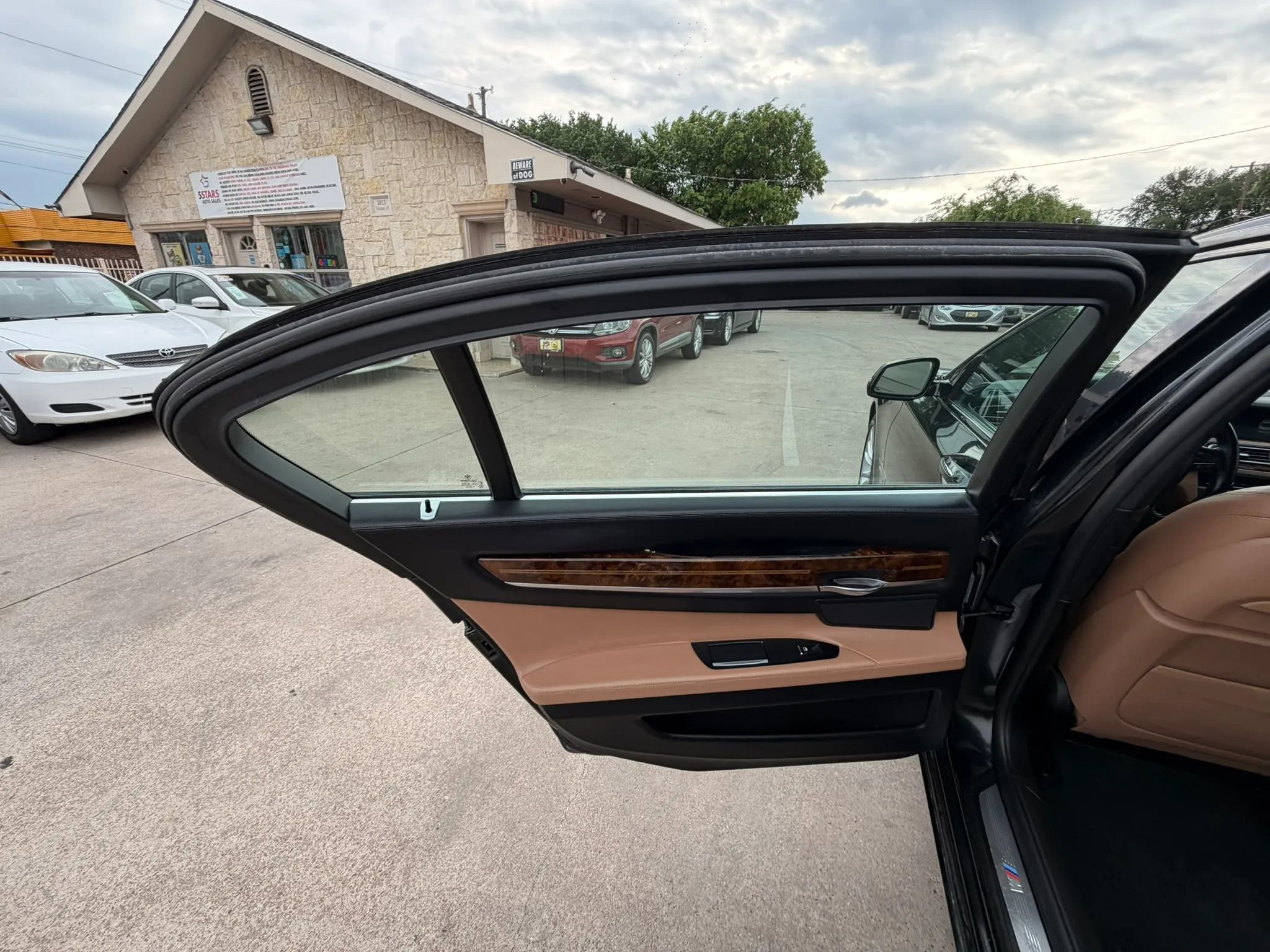 Used 2014 BMW 740Li image 29