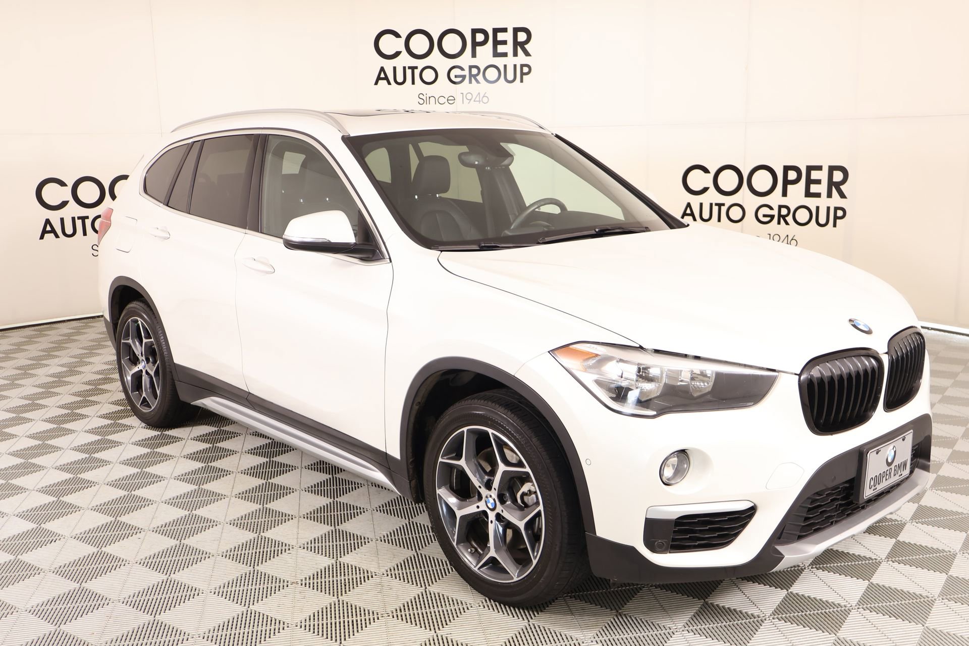 Used 2018 BMW X1 xDrive28i w/ Convenience Package image 1