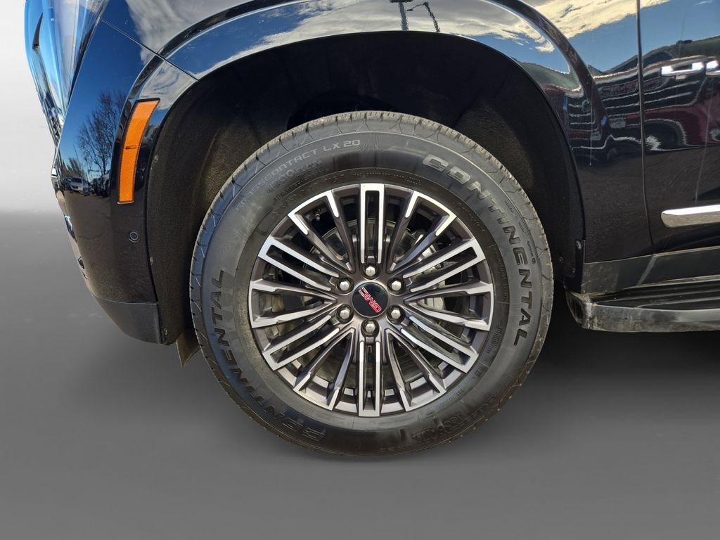 Used 2025 GMC Yukon XL Elevation w/ Elevation Premium Package image 16