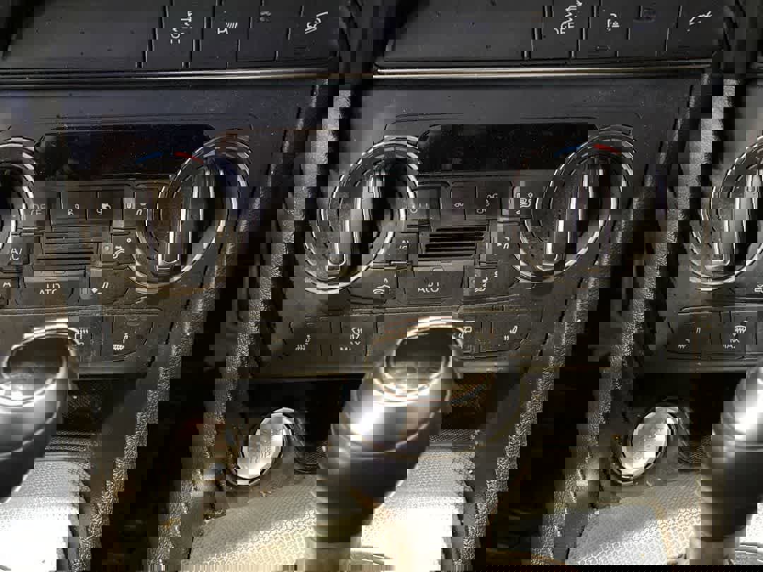 Used 2018 Audi Q3 2.0T Premium Plus w/ Premium Plus Package image 21