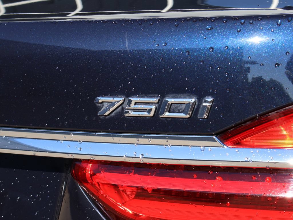 Used 2016 BMW 750i xDrive AWD/4WD image 8