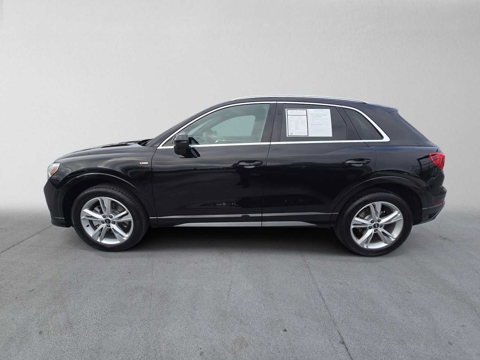 Used 2023 Audi Q3 2.0T Premium Plus w/ Premium Plus Package AWD/4WD image 6