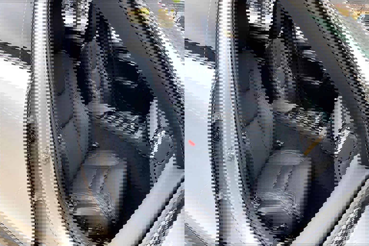 Used 2025 Volvo V90 B6 Cross Country Ultra w/ Protection Package Premier image 9