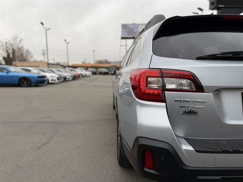 Used 2018 Subaru Outback 2.5i Limited image 11
