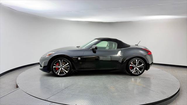Used 2019 Nissan 370Z Touring Sport RWD image 29