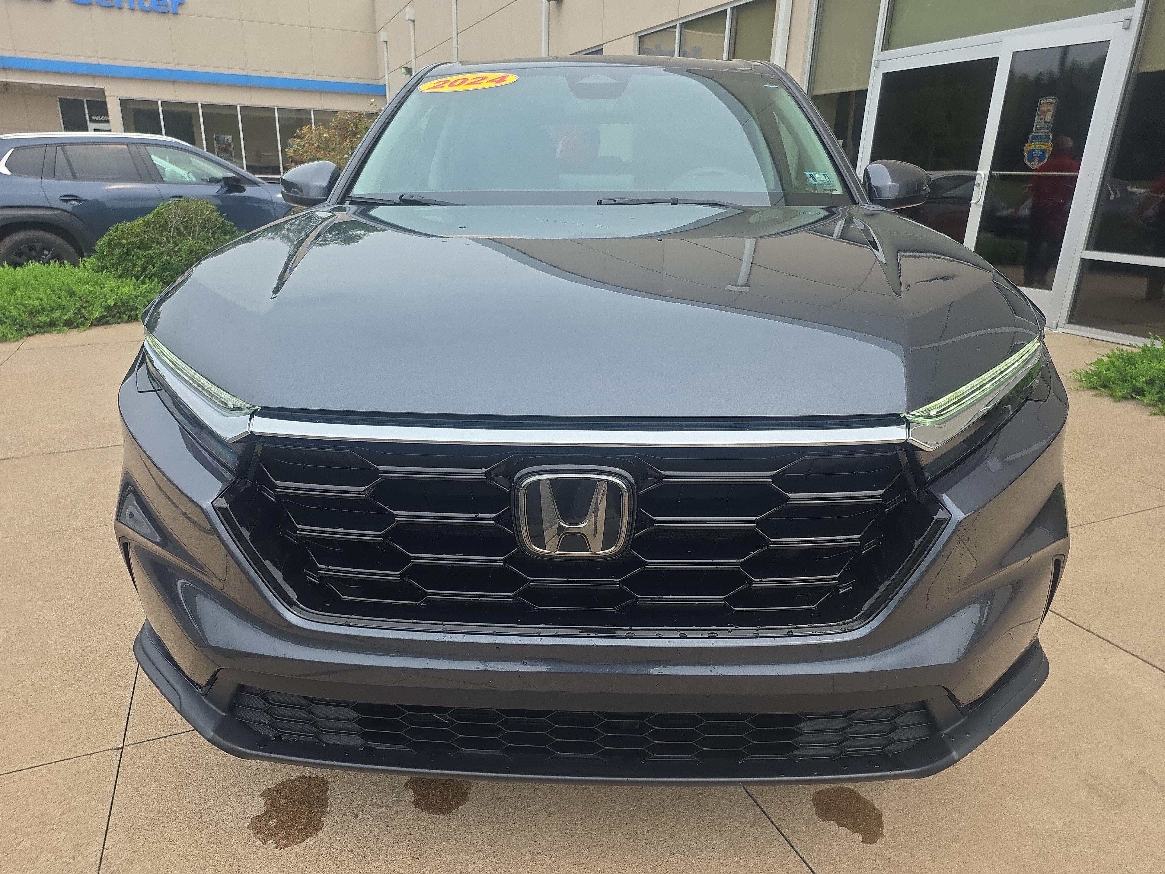 Used 2024 Honda CR-V EX image 2