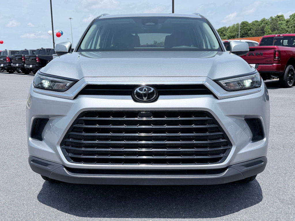 Used 2024 Toyota Grand Highlander AWD image 3