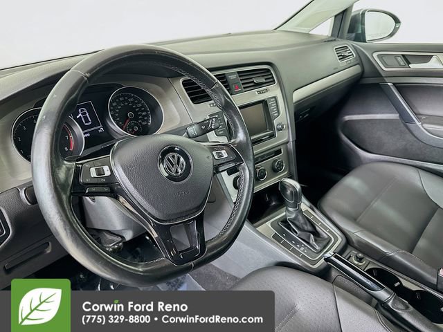 Used 2015 Volkswagen Golf S image 9