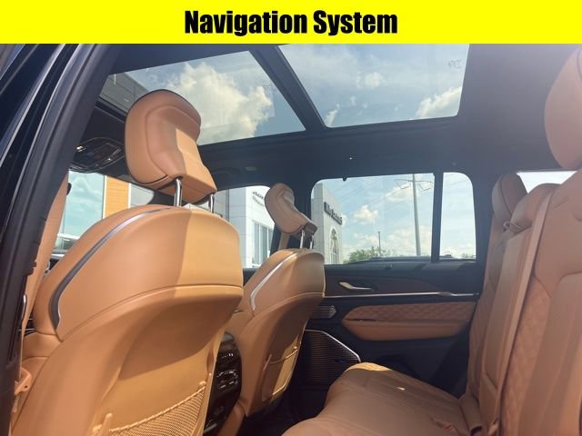 Used 2022 Jeep Grand Cherokee Summit w/ Luxury Tech Group V AWD/4WD image 8