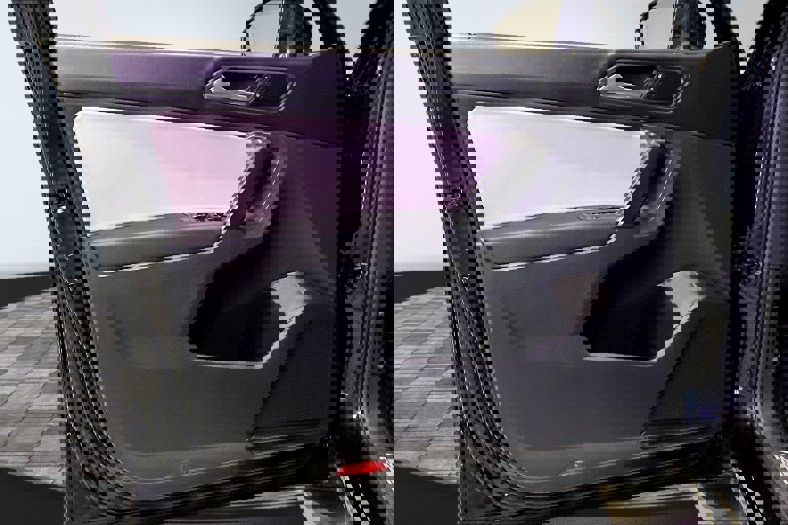 Used 2021 Volkswagen Tiguan SE R-Line image 19