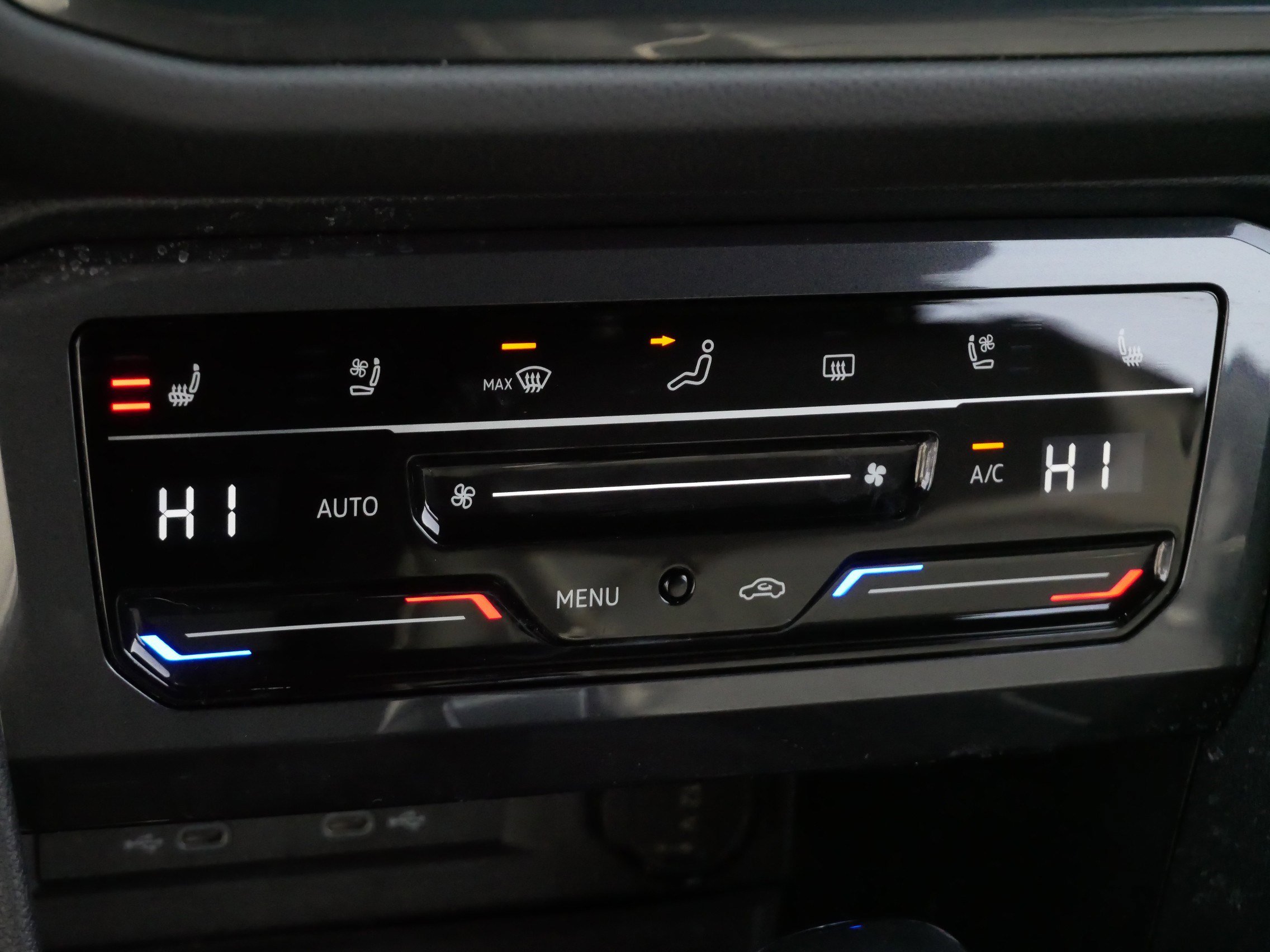 Used 2022 Volkswagen Tiguan SEL R-Line image 23