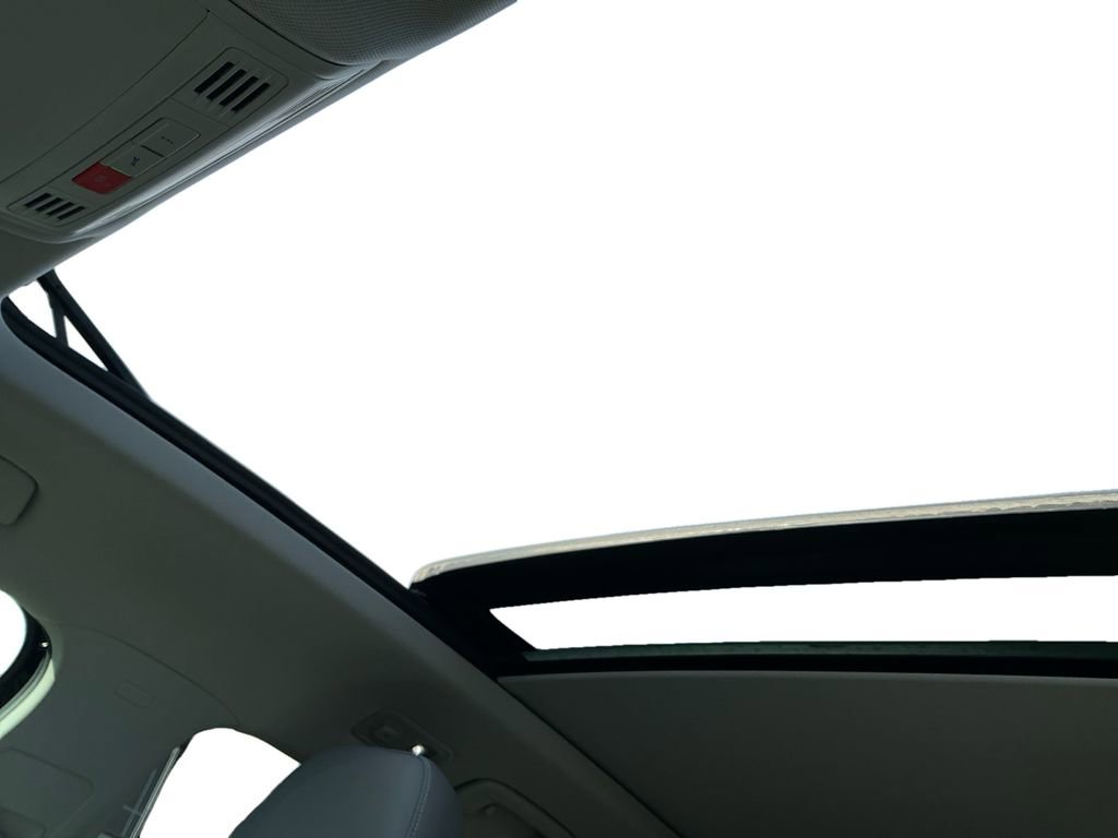 Used 2024 Volkswagen Taos SE image 21