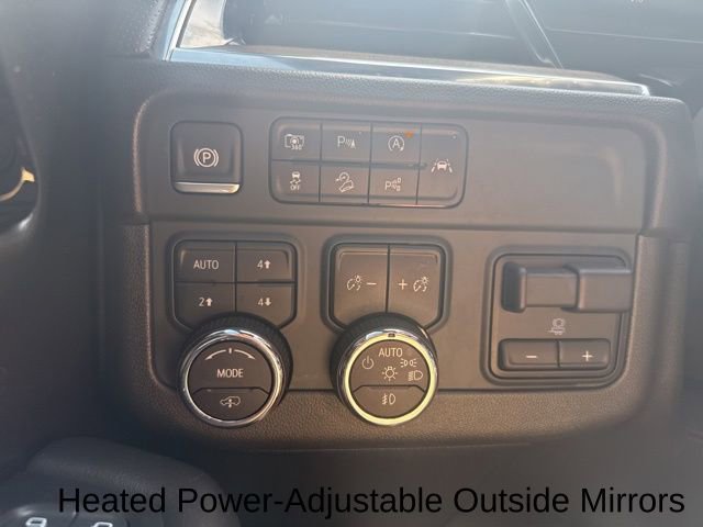 Used 2025 Chevrolet Suburban High Country image 18