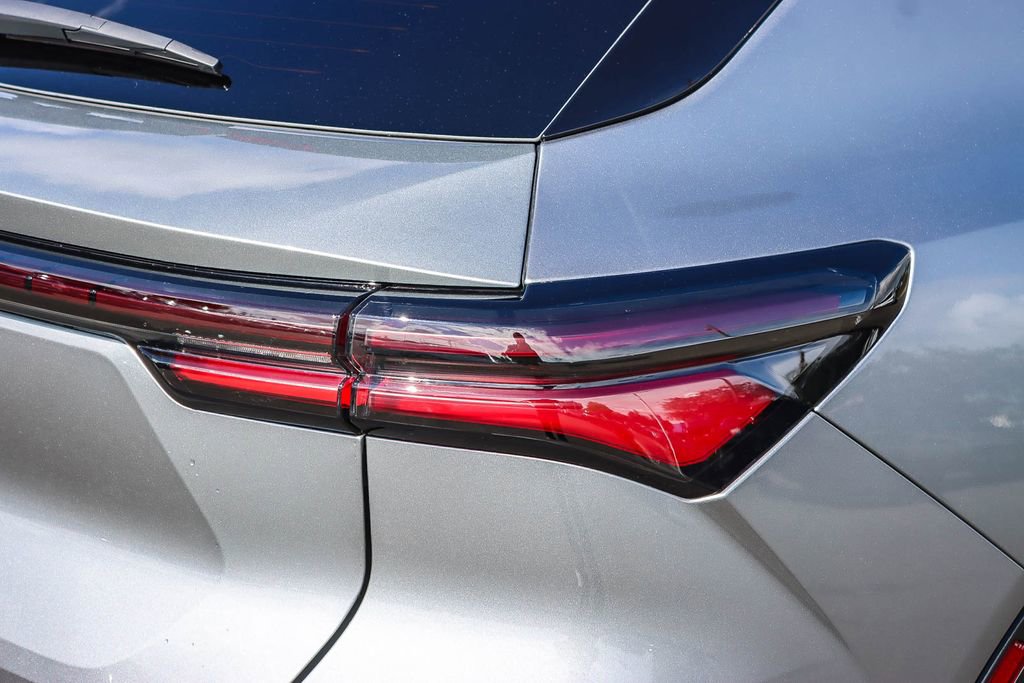 New 2026 Chevrolet Equinox EV LT image 8