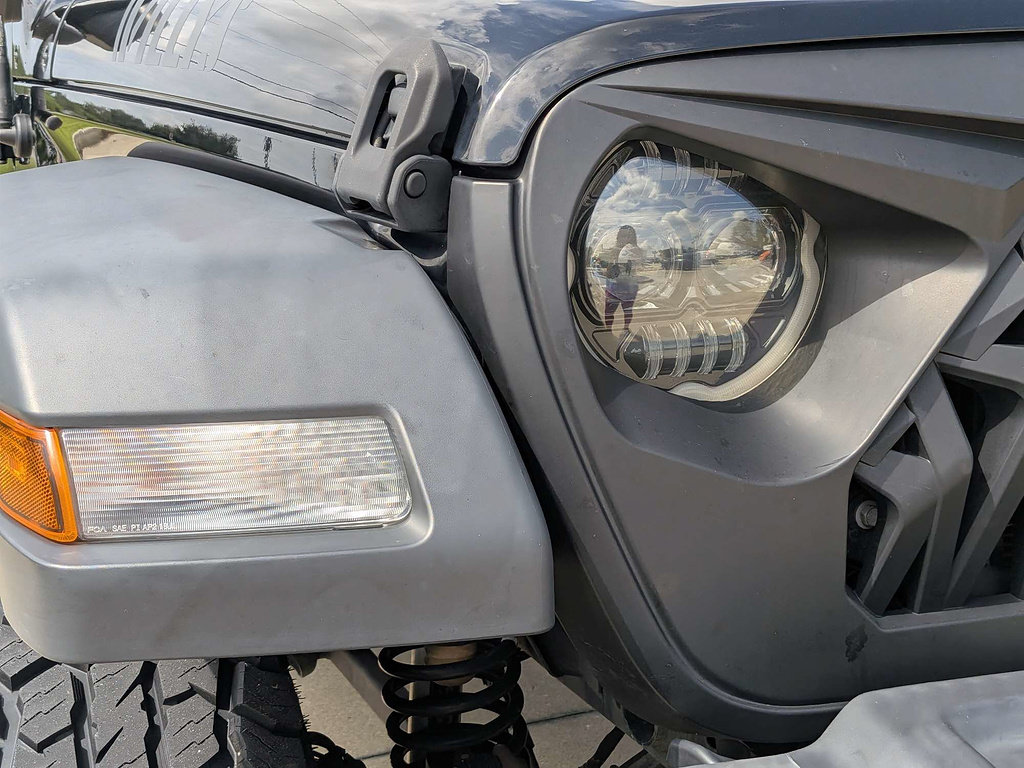 Certified 2021 Jeep Wrangler Sport AWD/4WD image 9