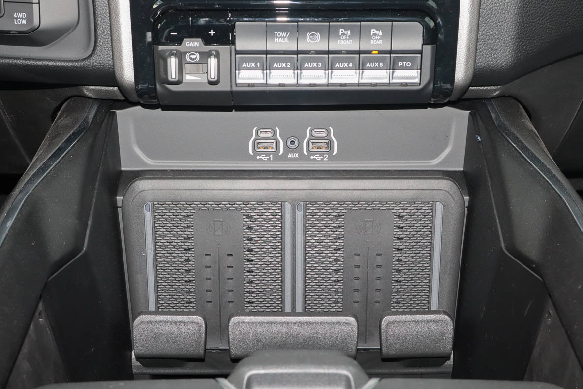New 2027 RAM 5500 4x4 Crew Cab w/ Laramie Trim Package image 20