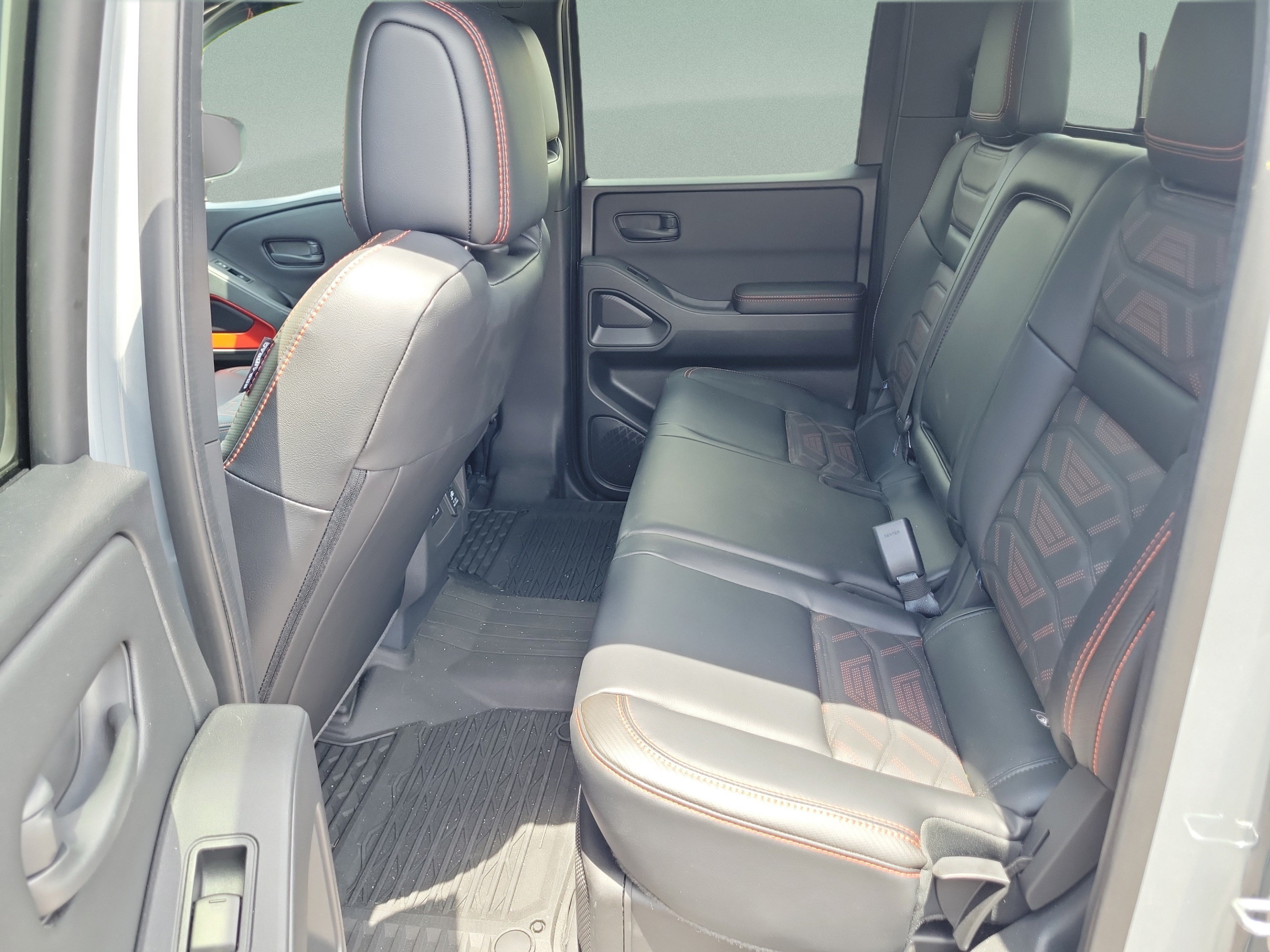 Used 2026 Nissan Frontier PRO-4X w/ Pro Premium Package AWD/4WD image 9