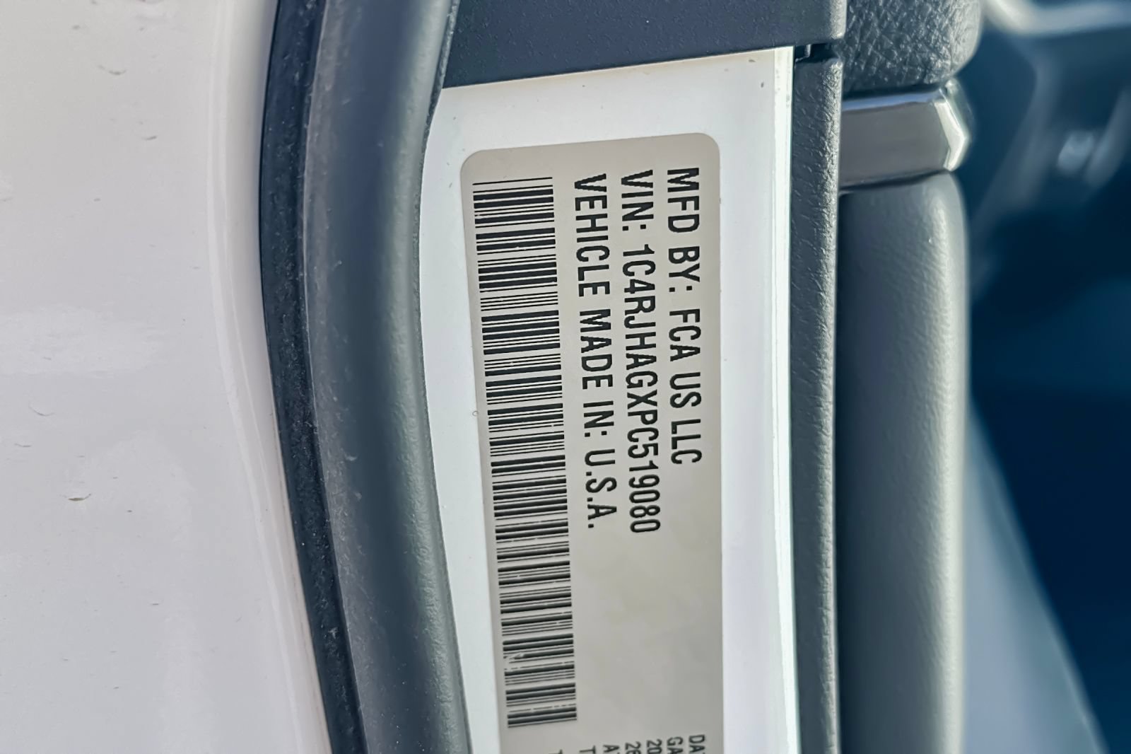 Used 2023 Jeep Grand Cherokee Altitude AWD/4WD image 37