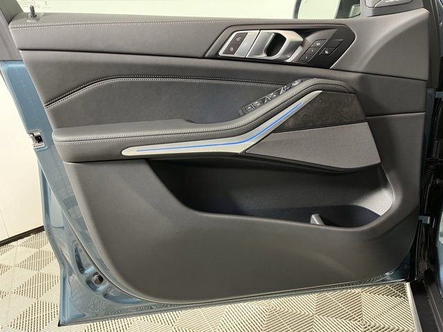 Used 2024 BMW X5 xDrive40i w/ Premium Package image 10