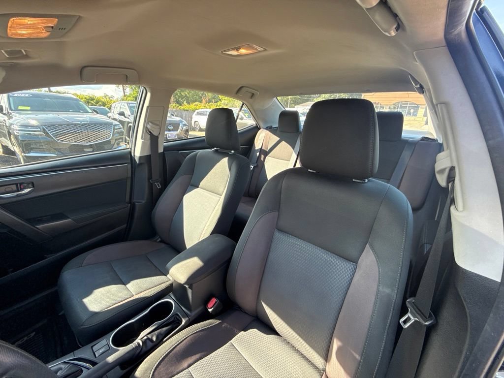 Used 2018 Toyota Corolla LE FWD image 8