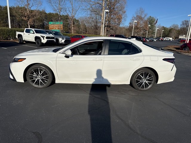 Used 2022 Toyota Camry SE image 7