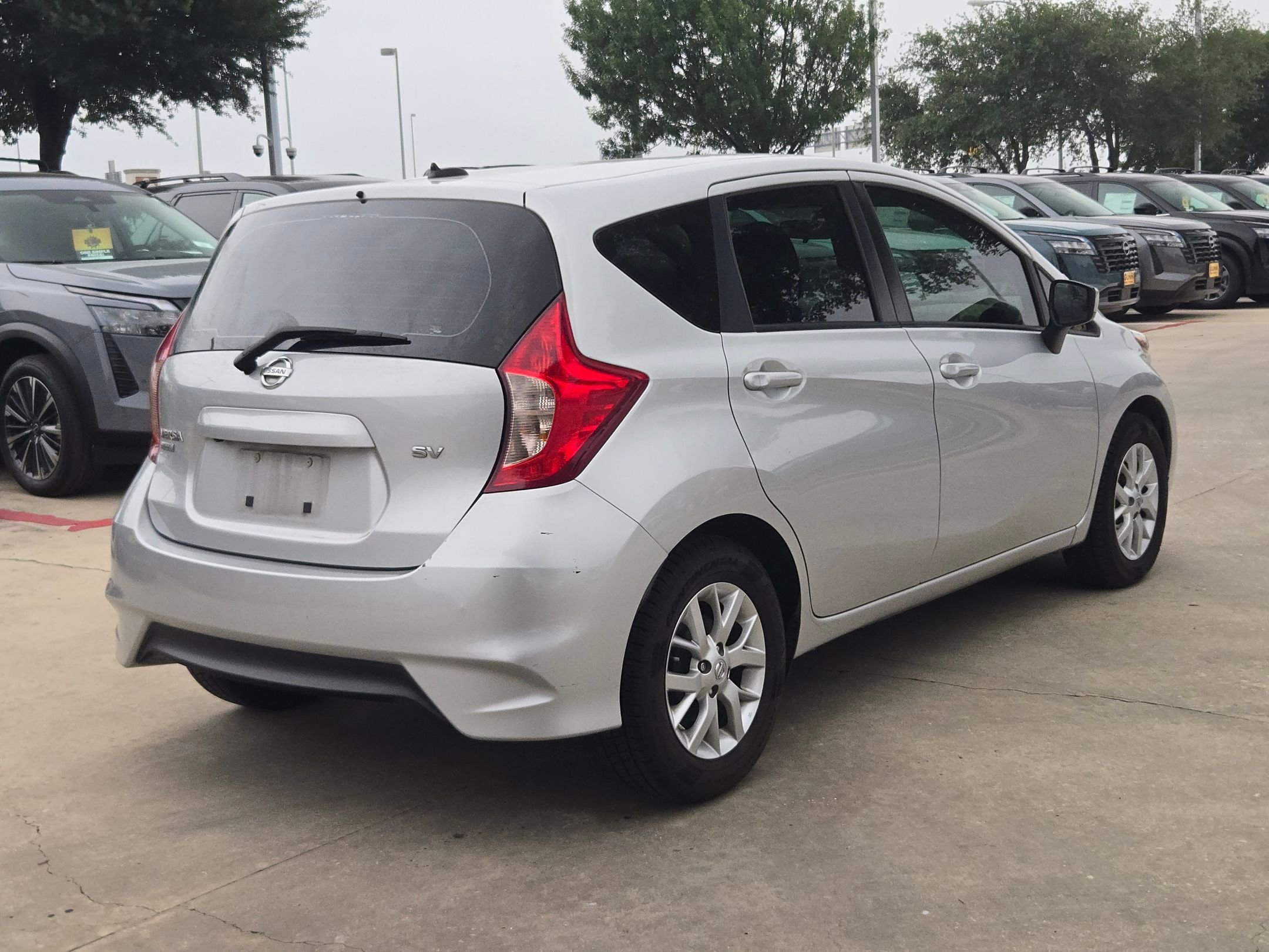 Used 2017 Nissan Versa Note SV w/ SV Appearance Package FWD image 3