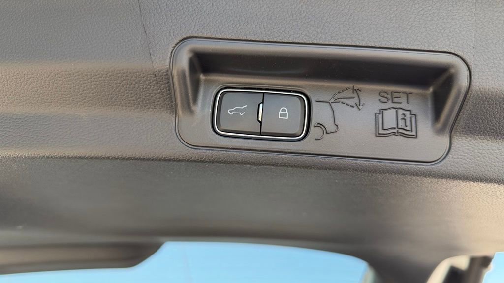 Used 2025 Ford Explorer ST-Line w/ Premium Package RWD image 7