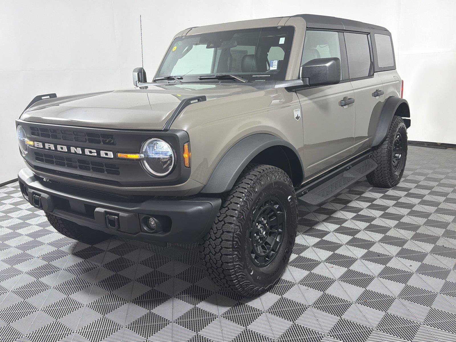 New 2026 Ford Bronco Big Bend w/ Black Diamond Package AWD/4WD image 3