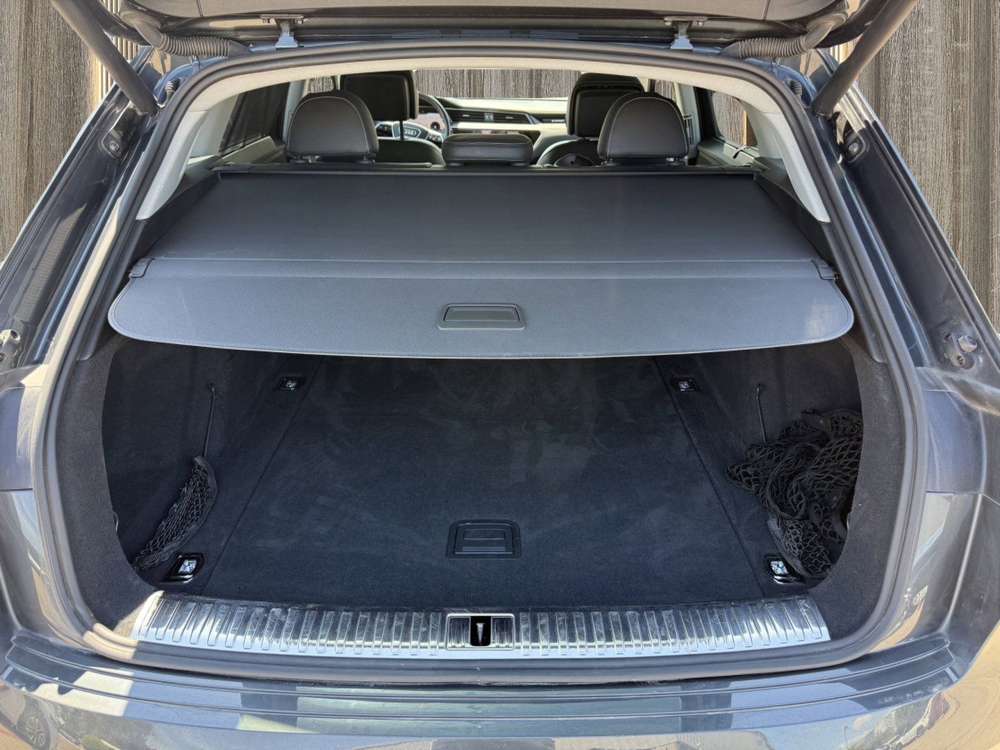 Used 2019 Audi e-tron Prestige w/ Prestige Package image 17