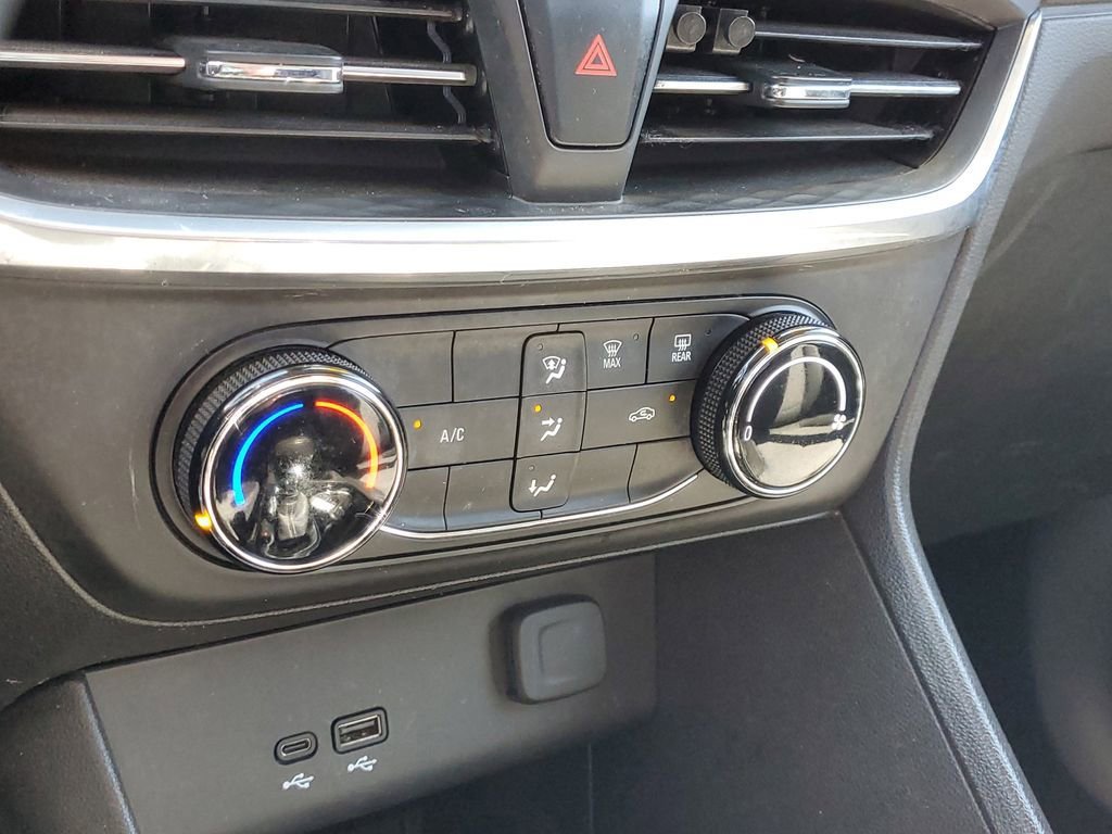 Used 2024 Buick Encore GX Preferred FWD image 28