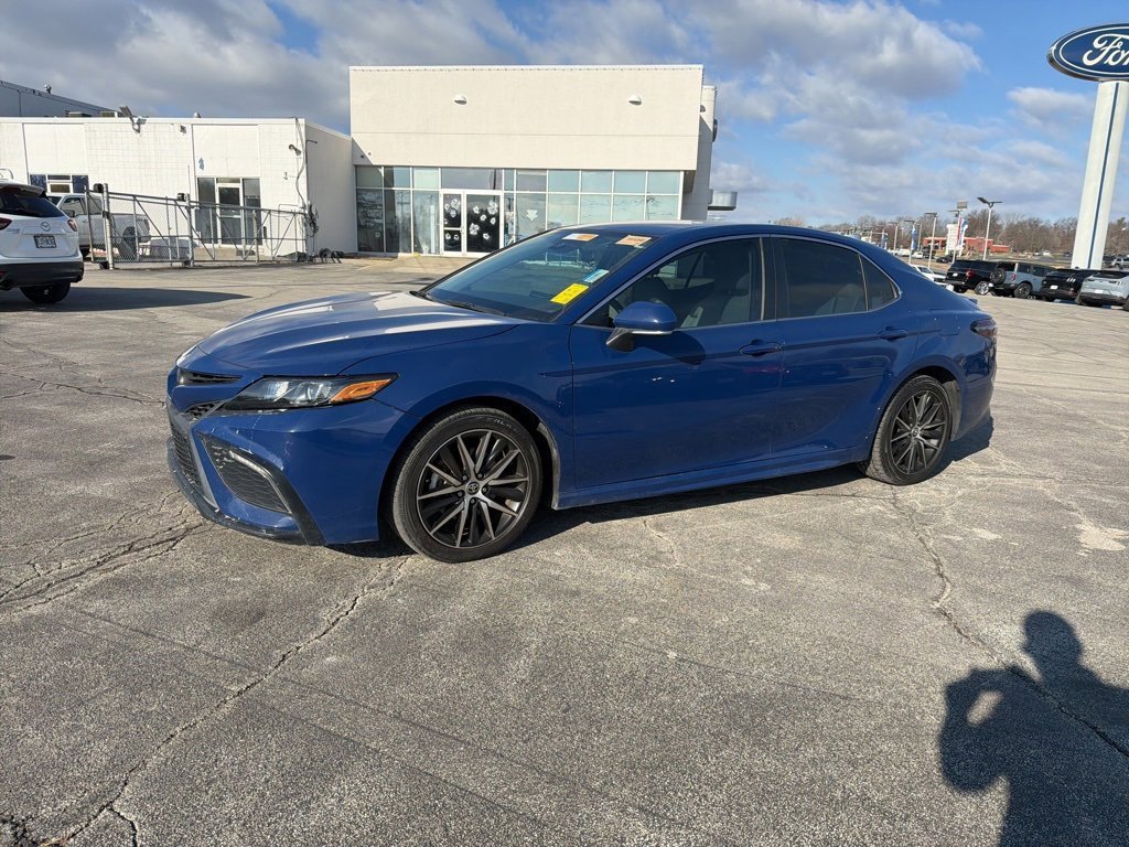 Used 2023 Toyota Camry SE