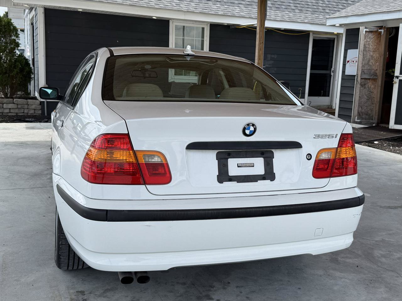 Used 2003 BMW 325i Sedan RWD image 17
