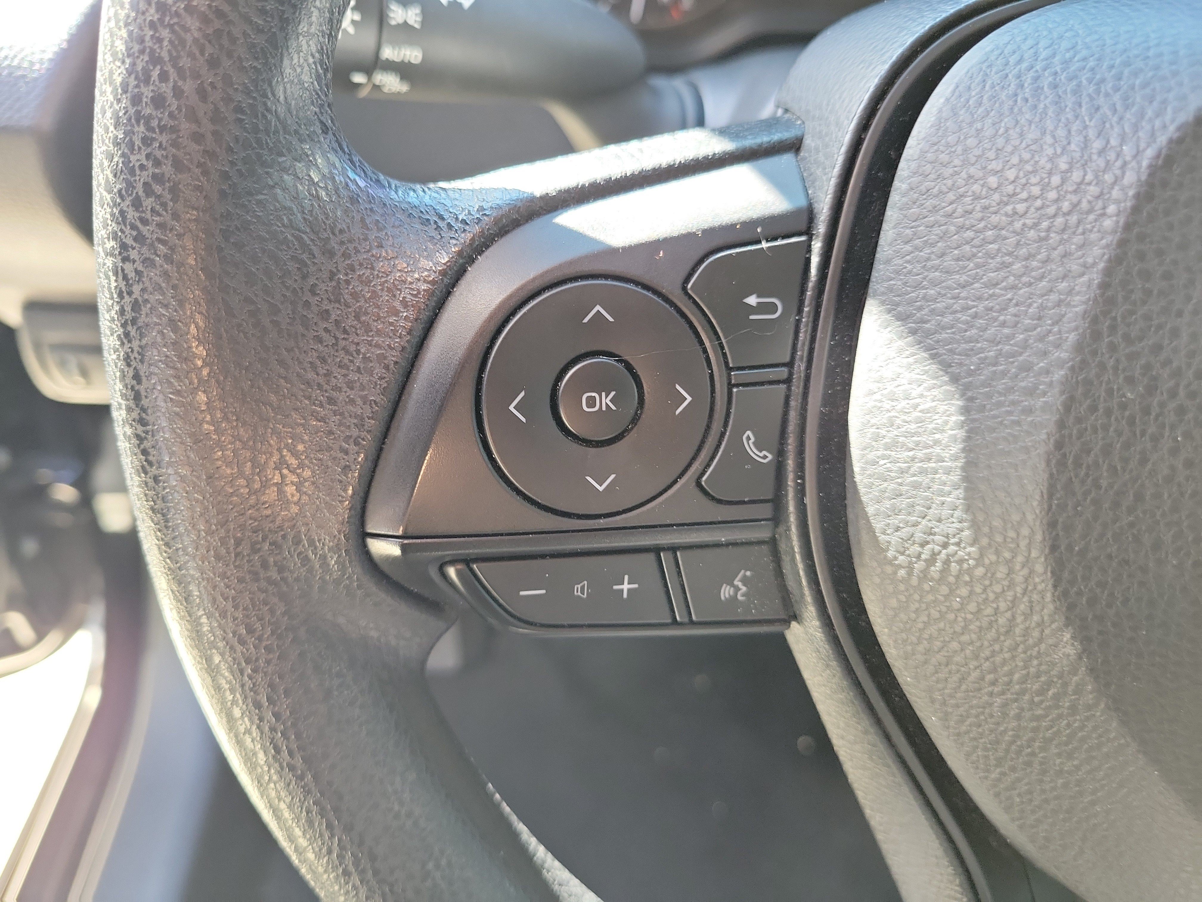 Used 2025 Toyota Corolla LE FWD image 26