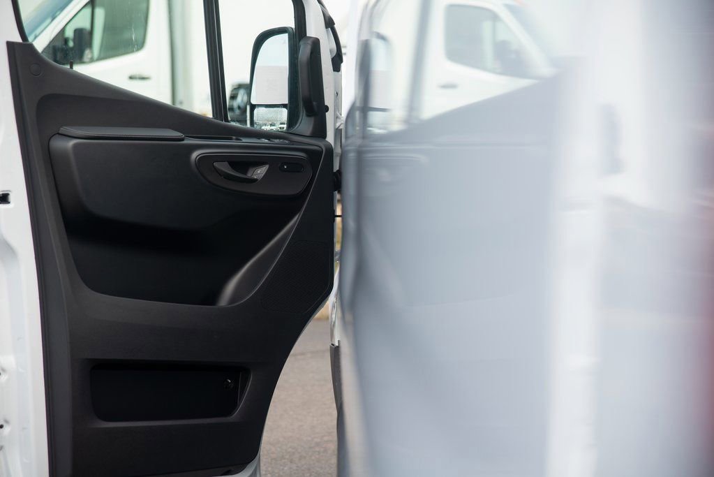 Used 2025 Mercedes-Benz Sprinter 2500 image 21