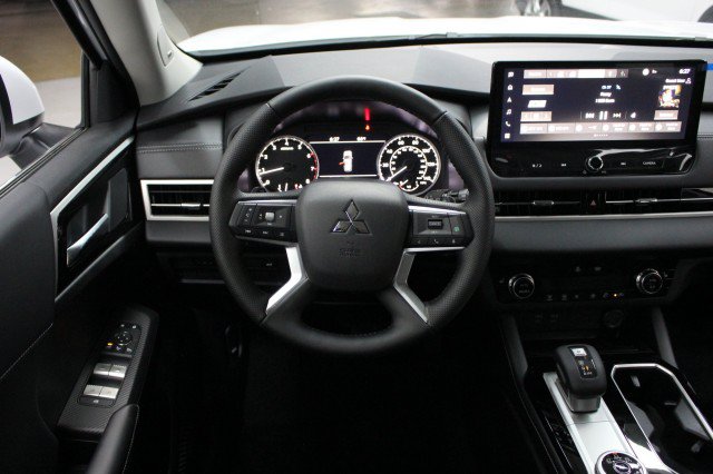 New 2026 Mitsubishi Outlander SE AWD/4WD image 21