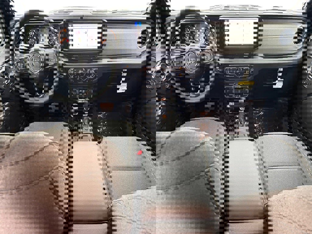 New 2025 Jeep Gladiator Sport image 10