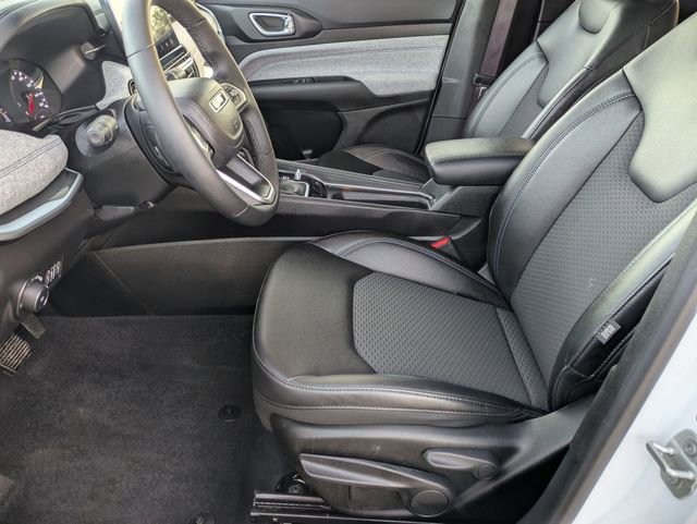 Used 2024 Jeep Compass Latitude image 15