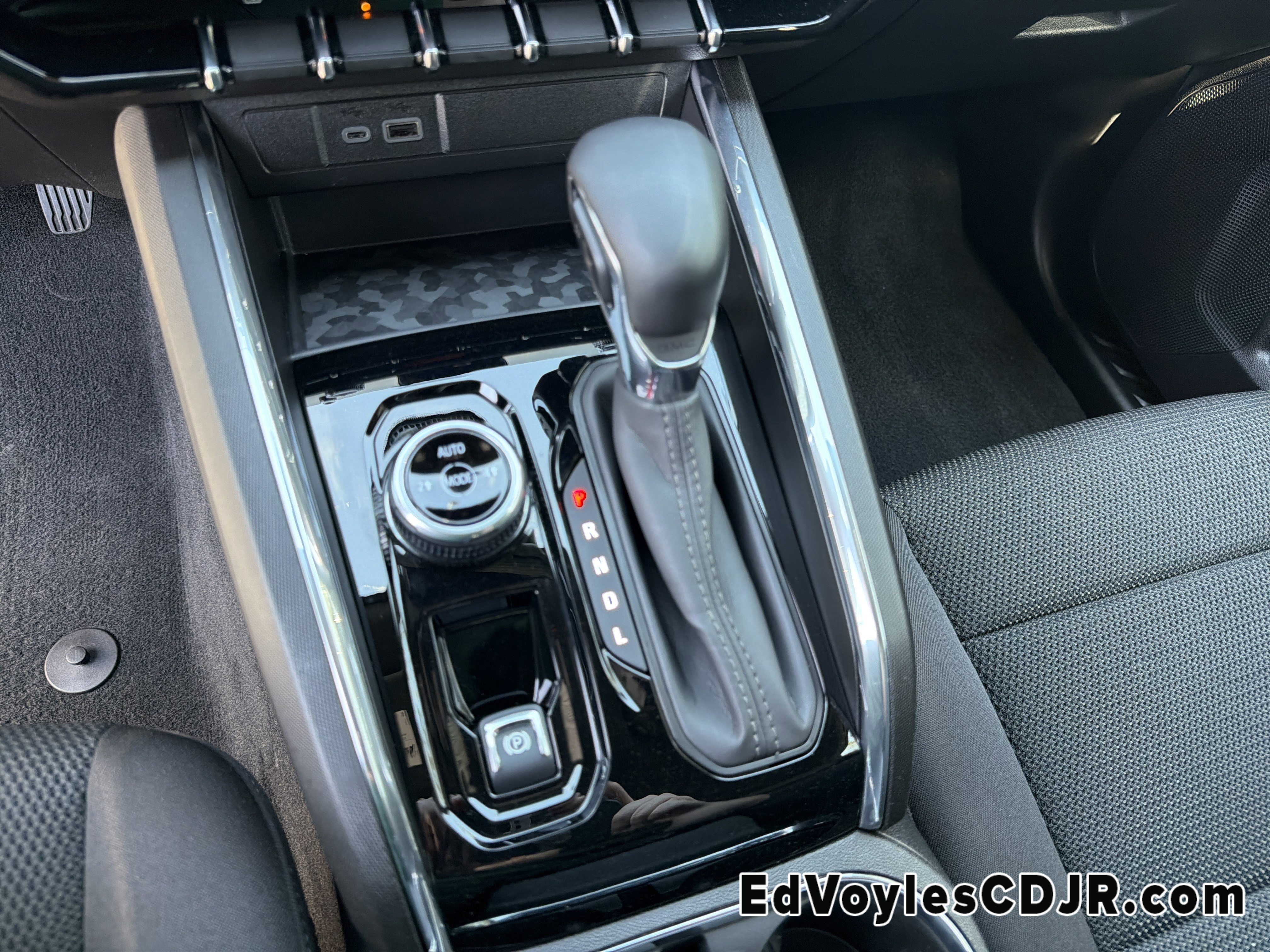 Used 2025 GMC Canyon Elevation image 36