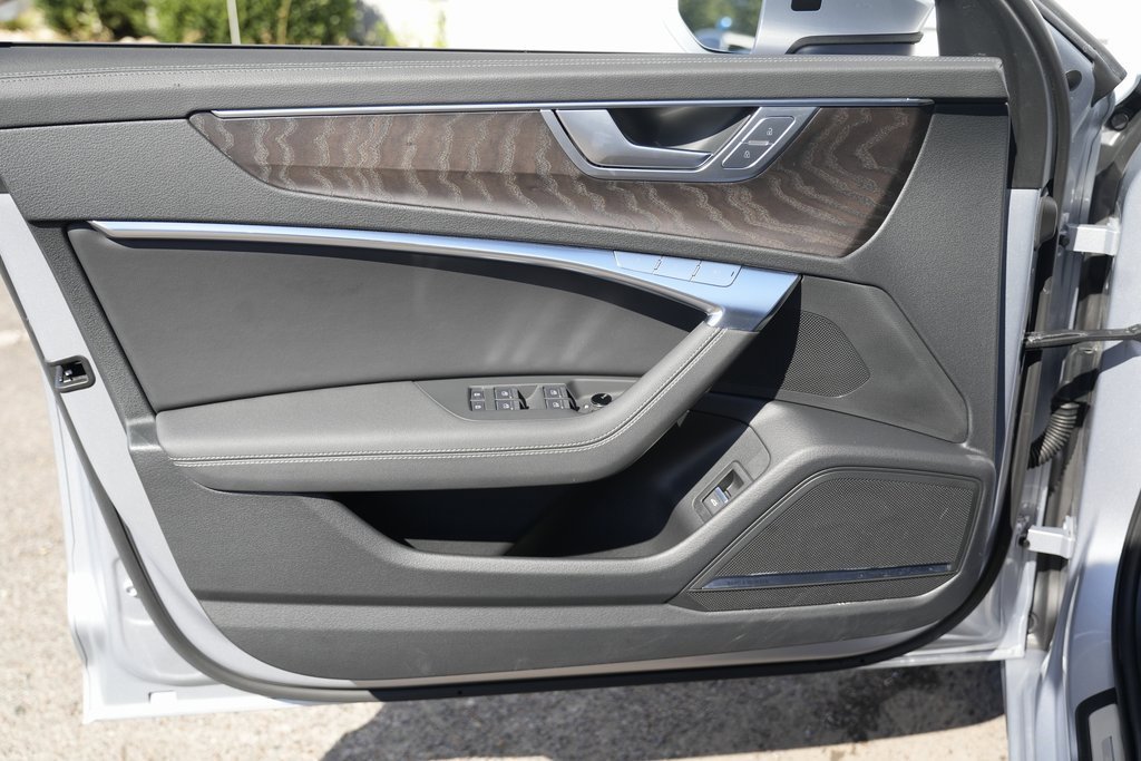 Used 2022 Audi A6 Premium Plus w/ Premium Plus Package image 31