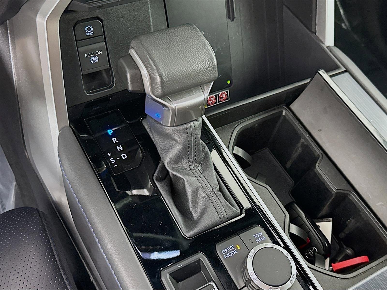 Used 2025 Toyota Sequoia Platinum AWD/4WD image 19