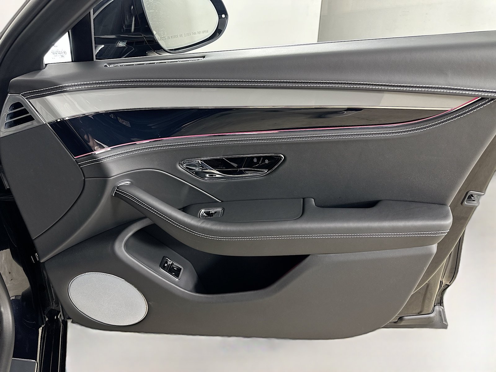 New 2026 Bentley Flying Spur V8 AWD/4WD image 46