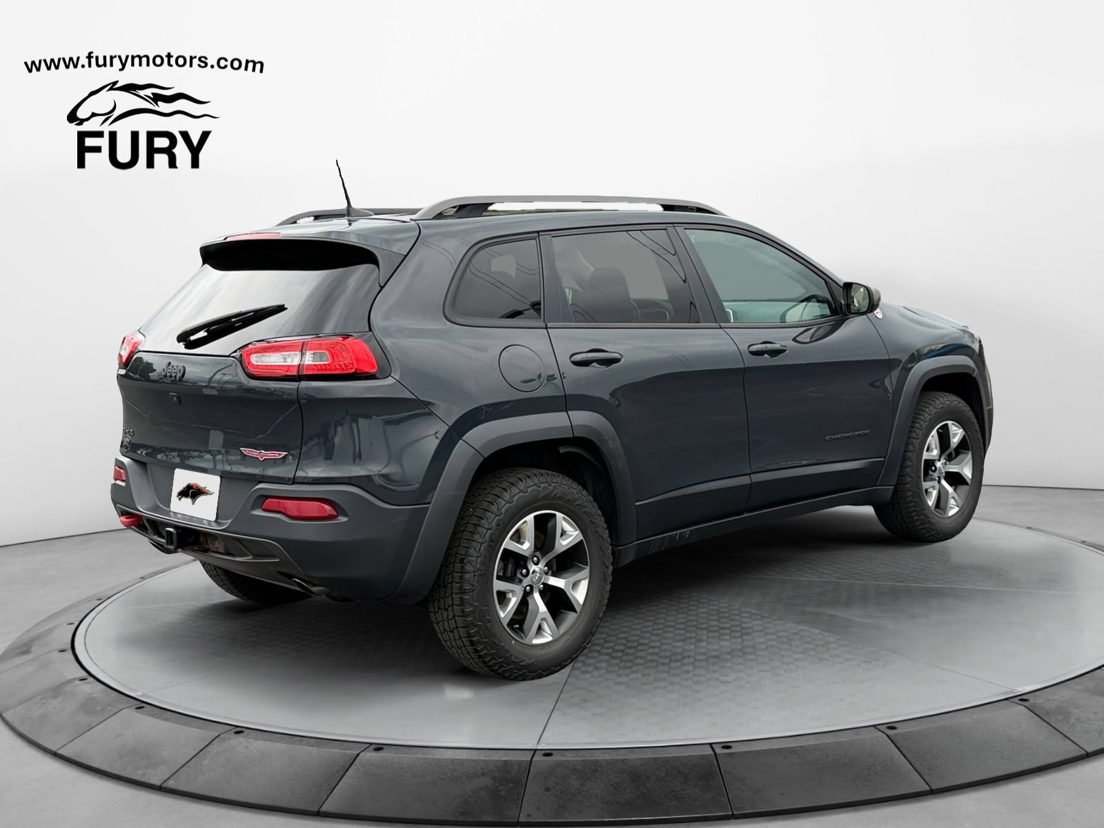 Used 2016 Jeep Cherokee Trailhawk w/ Comfort/Convenience Group AWD/4WD image 3