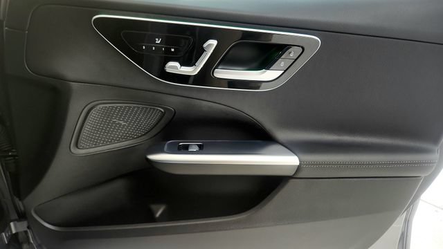 Used 2024 Mercedes-Benz C 300 4MATIC Sedan image 39
