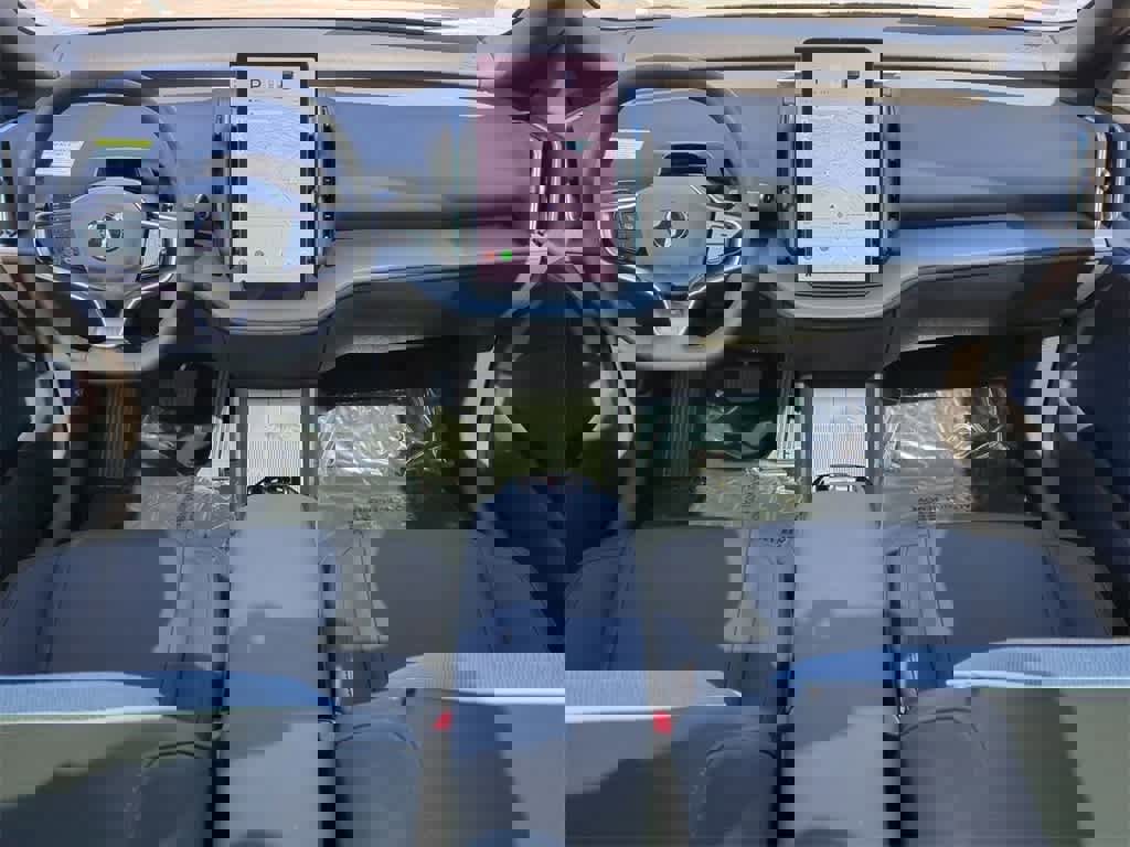 New 2025 Volvo EX30 Plus w/ Protection Package Premier image 13